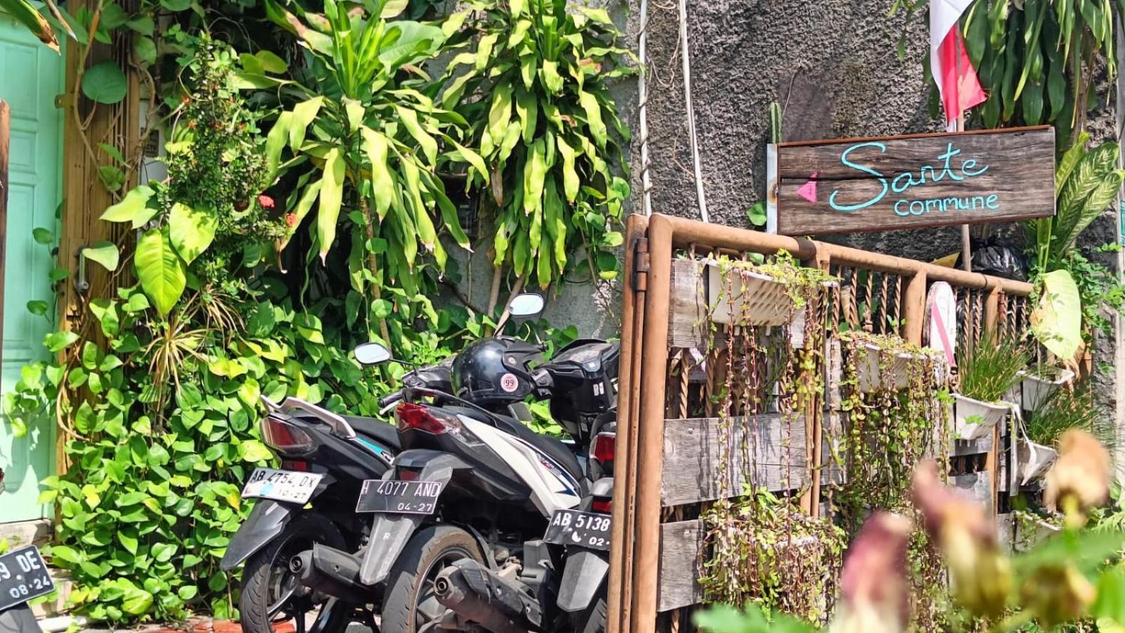 Sante Commune Hostel Yogyakarta Exterior photo