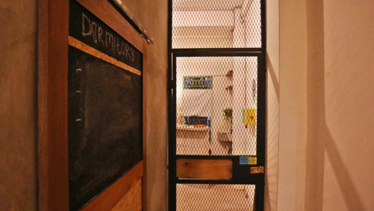 Sante Commune Hostel Yogyakarta Exterior photo